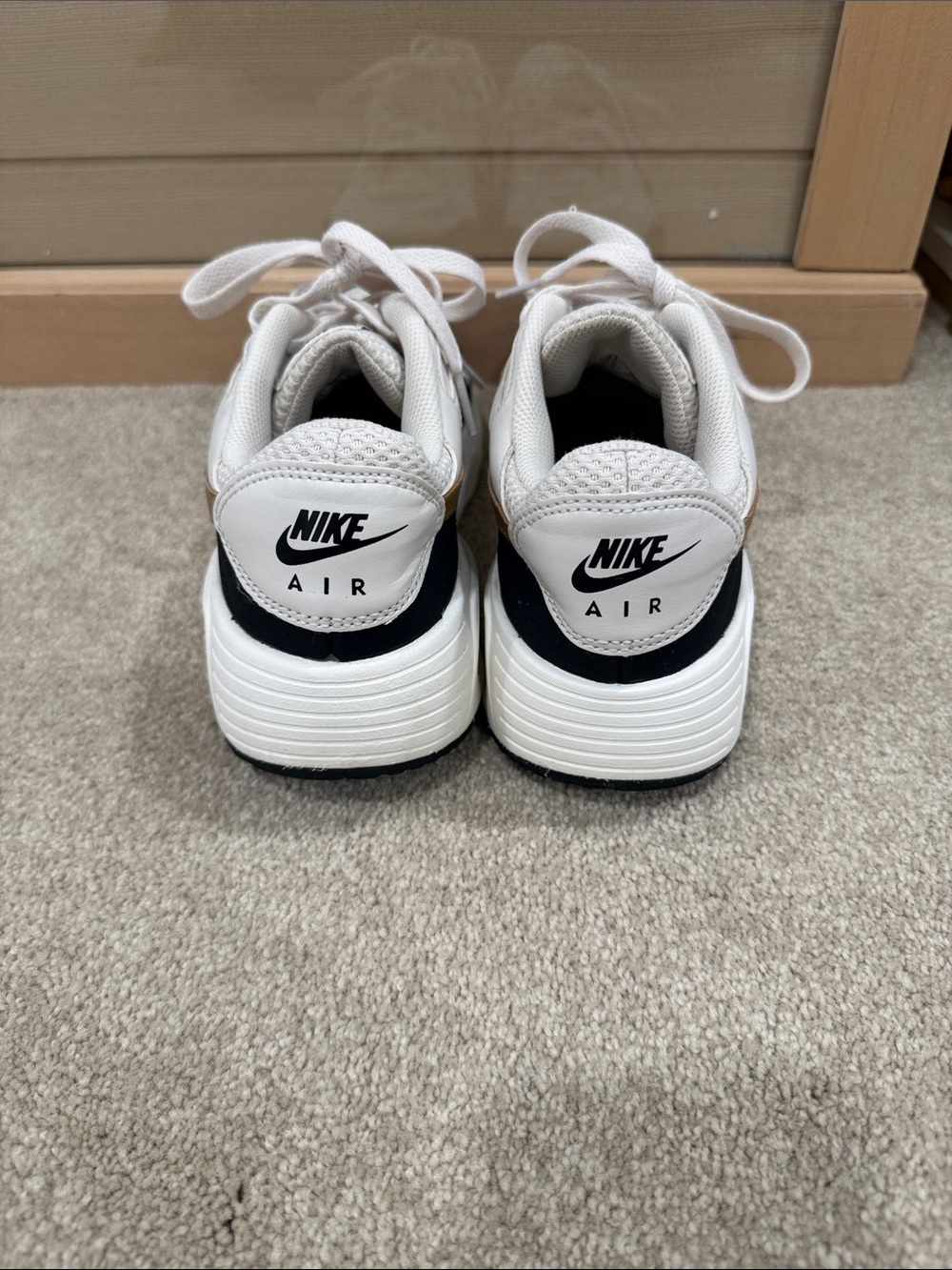 Nike White Black Gold Low-Top Sneakers - Picture 5 of 7